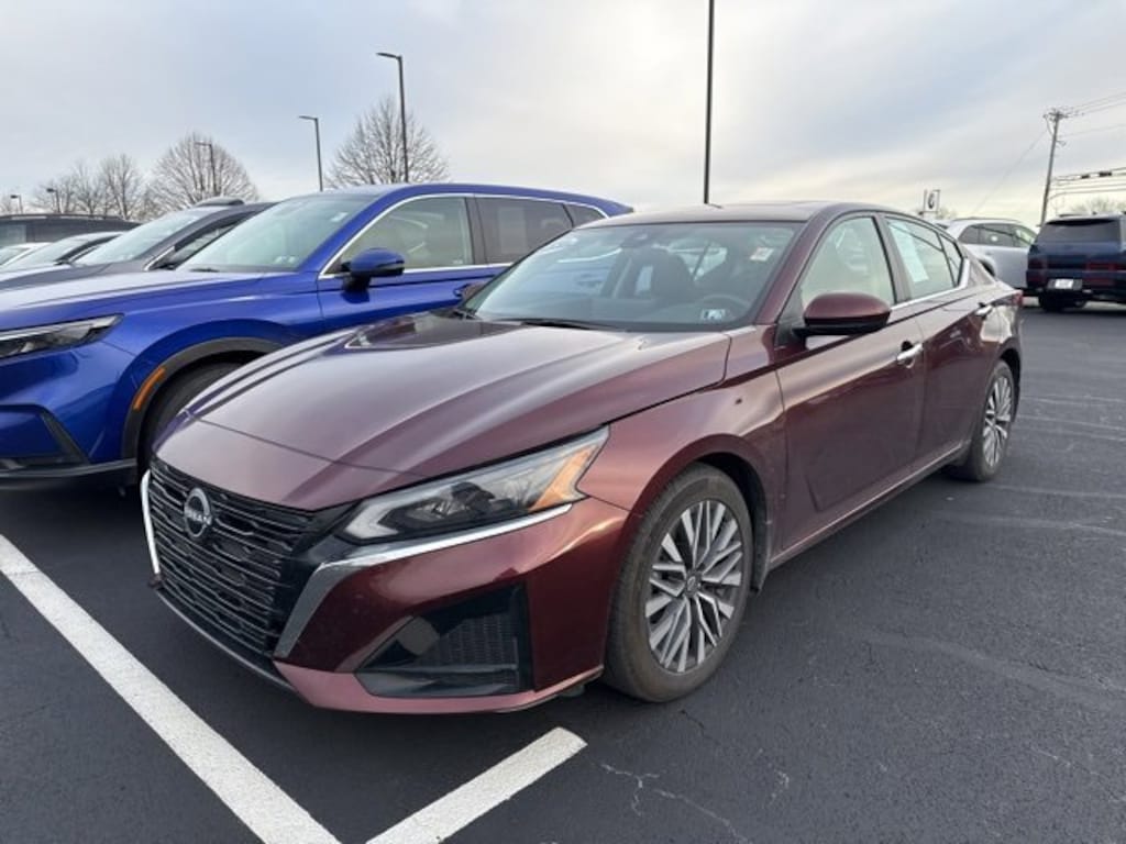 Used 2023 Nissan Altima 2.5 SV Sedan
