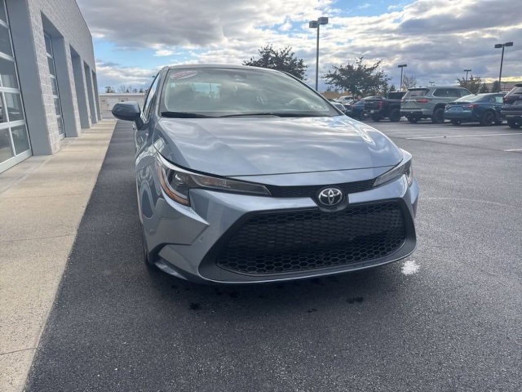 Used 2022 Toyota Corolla LE Sedan