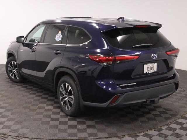 2021 Toyota Highlander XLE - Photo 6
