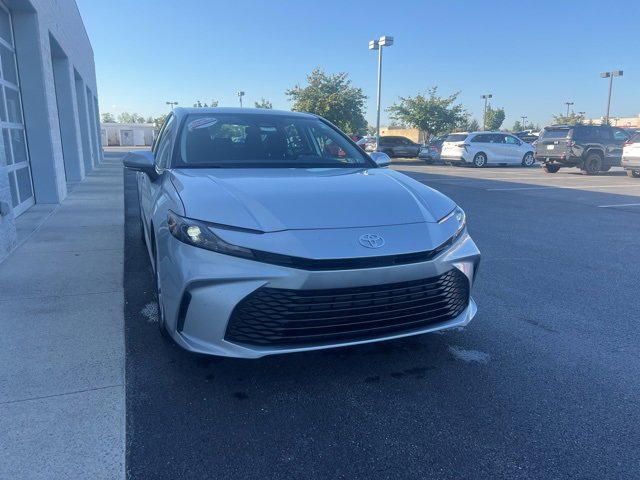 2025 Toyota Camry LE photo 3
