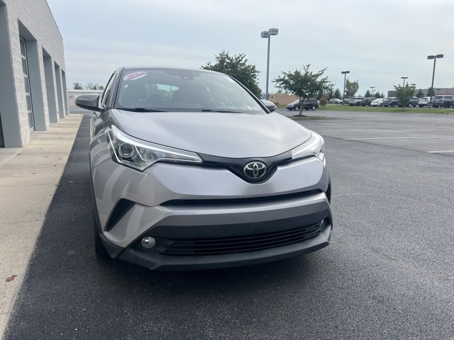 2018 Toyota C-HR XLE Premium photo 3