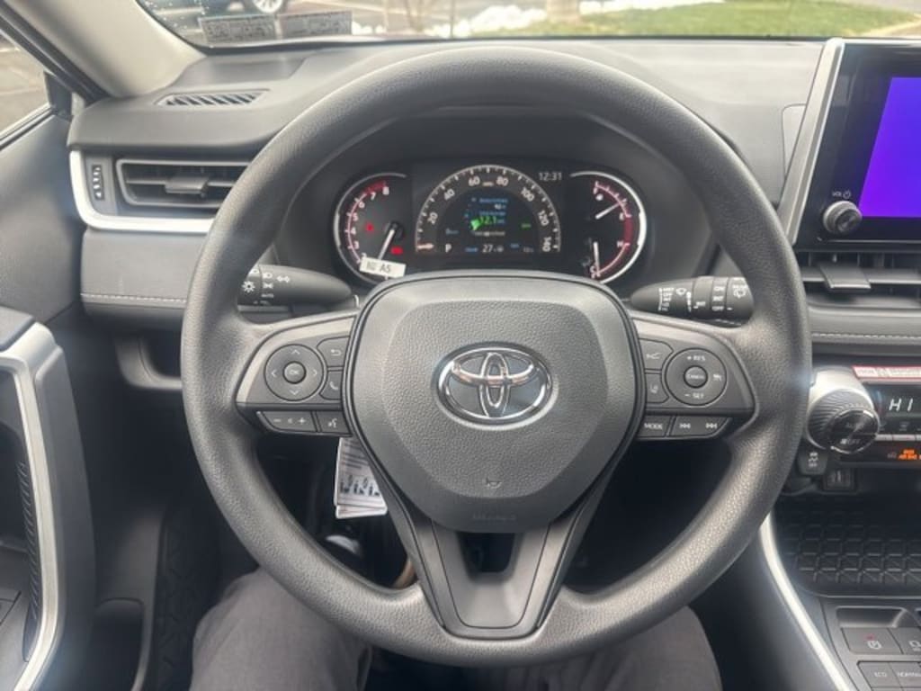 New 2025 Toyota RAV4 XLE SUV
