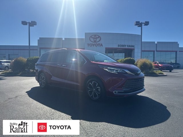 2025 Toyota Sienna Platinum's photo