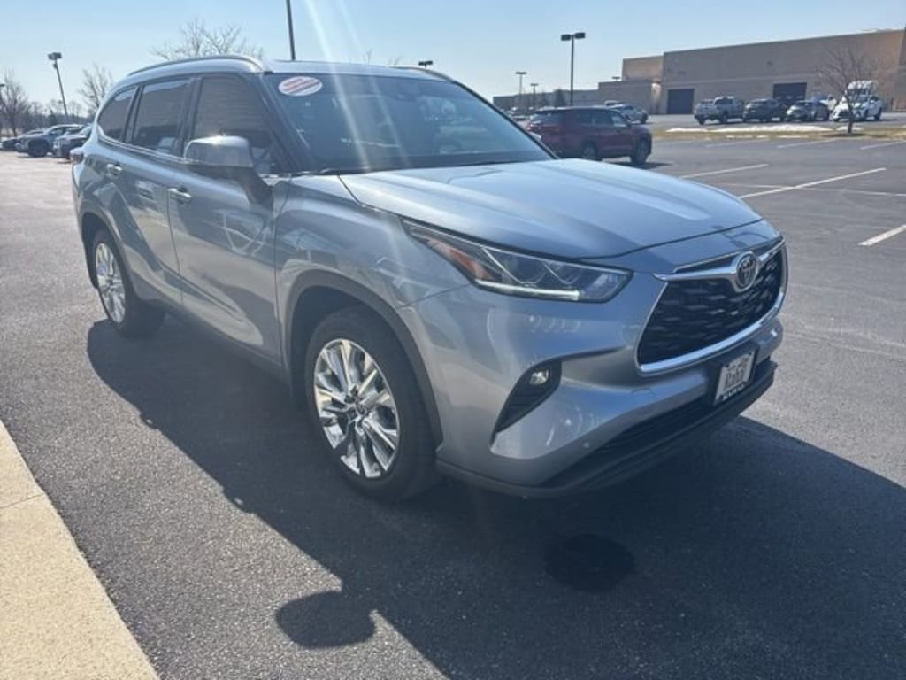 Used 2024 Toyota Highlander Limited SUV