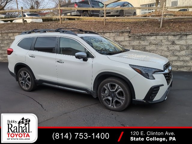 2023 Subaru Ascent Touring's photo