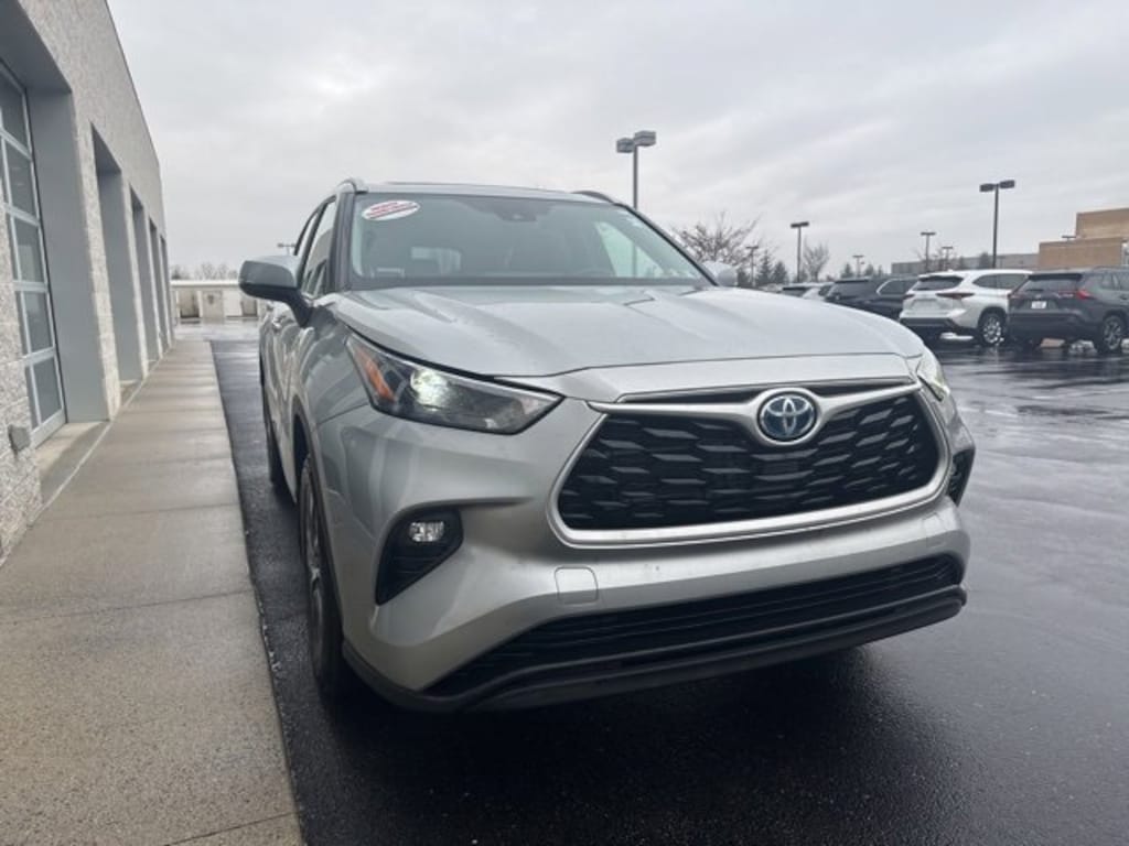 Certified 2023 Toyota Highlander Hybrid XLE SUV