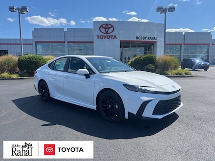 2025 Toyota Camry SE Sedan