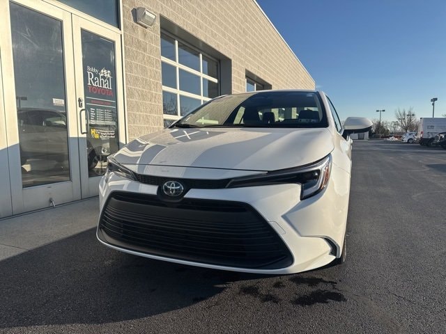 Used 2024 Toyota Corolla LE with VIN JTDBCMFE3RJ033558 for sale in Northfield, Minnesota