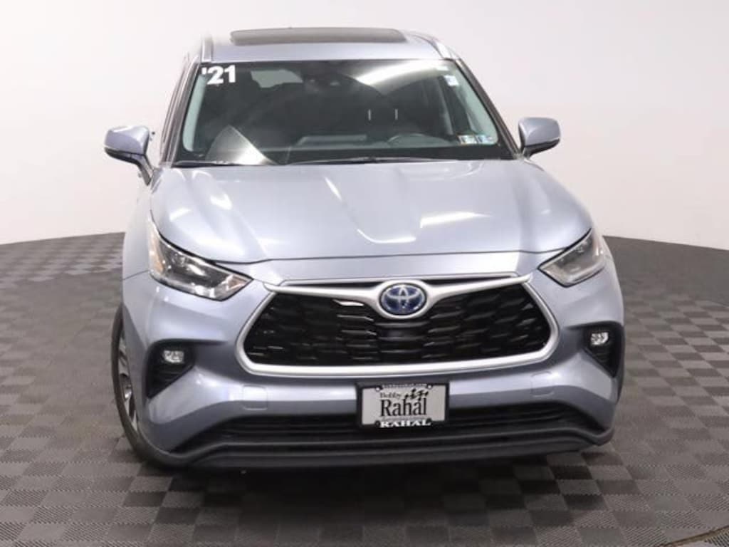 Used 2021 Toyota Highlander Hybrid XLE SUV