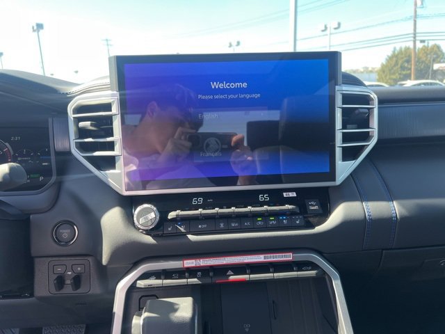 2025 Toyota Tundra Platinum photo 3