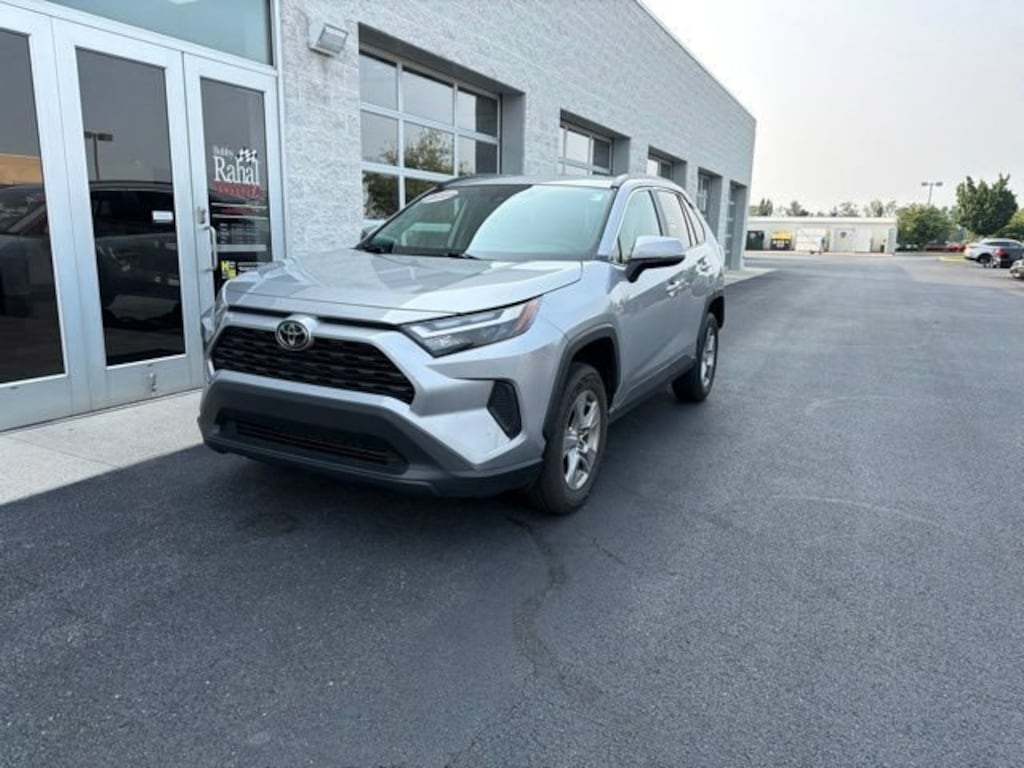Used 2025 Toyota RAV4 XLE SUV