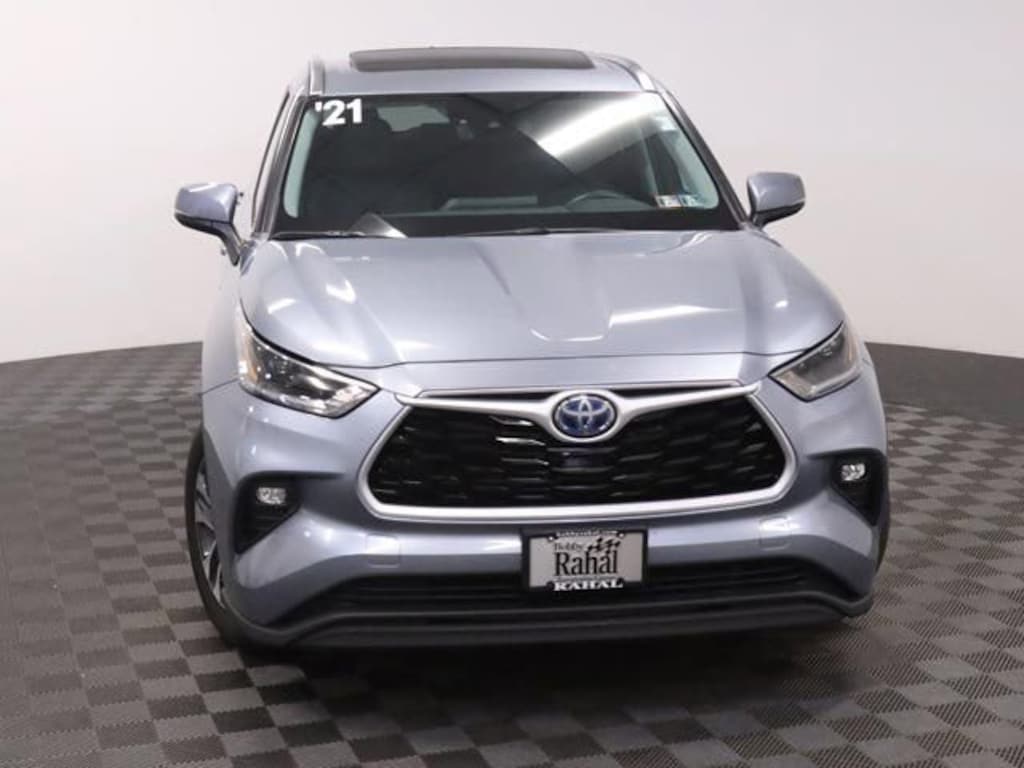 Used 2021 Toyota Highlander Hybrid XLE SUV