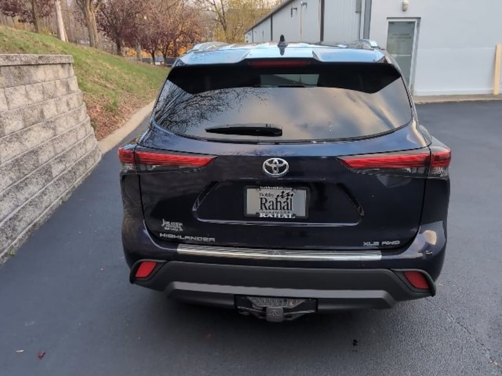 Used 2023 Toyota Highlander L SUV