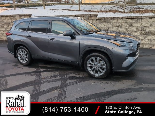 2023 Toyota Highlander Limited's photo