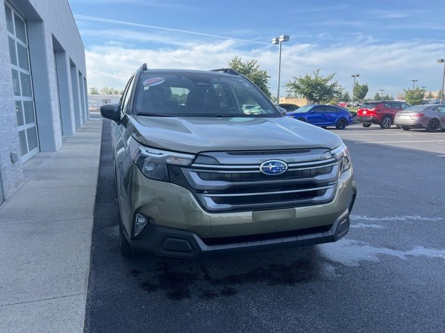 2025 Subaru Forester Premium photo 3