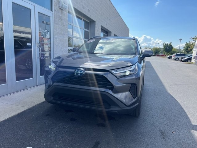 Used 2024 Toyota RAV4 XLE with VIN 4T3RWRFV2RU135826 for sale in Kansas City