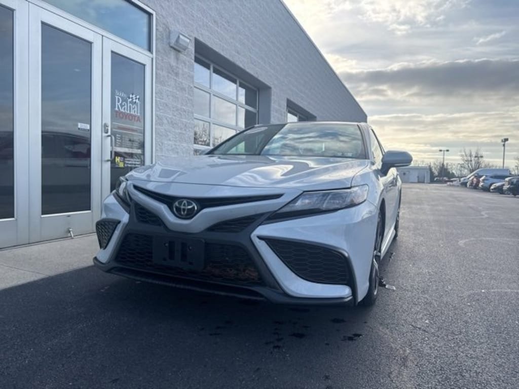 Used 2023 Toyota Camry SE Sedan