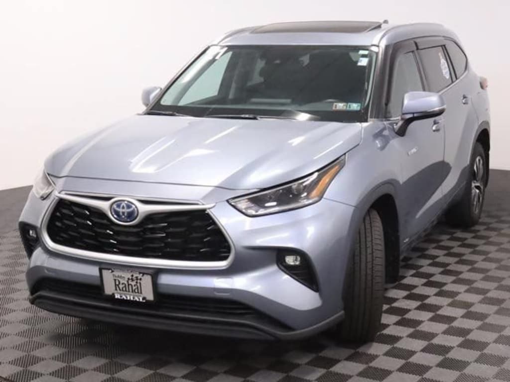 Used 2021 Toyota Highlander Hybrid XLE SUV
