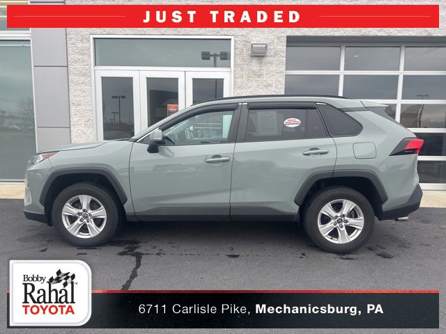 2020 Toyota RAV4 XLE's photo