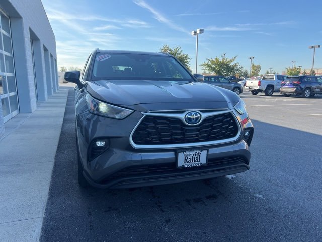 2022 Toyota Highlander Hybrid XLE photo 3