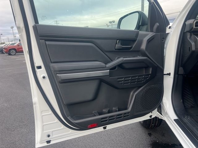 2025 Toyota Tacoma SR5 - Photo 6