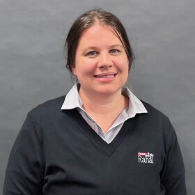 Staff member Mandy Tran from ID_abd3f5