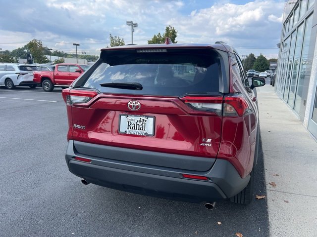 2020 Toyota RAV4 LE photo 4