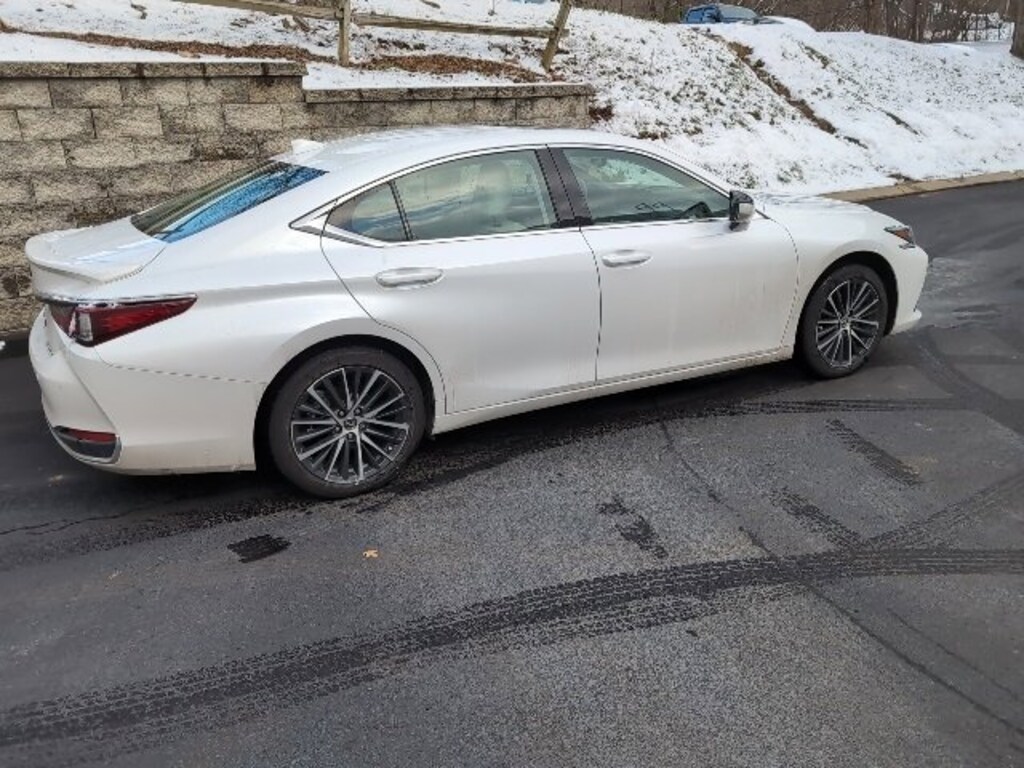 Used 2025 Lexus ES 300h Base Sedan