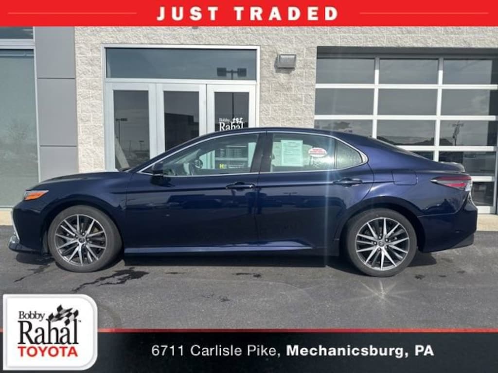 Used 2022 Toyota Camry Hybrid XLE Sedan