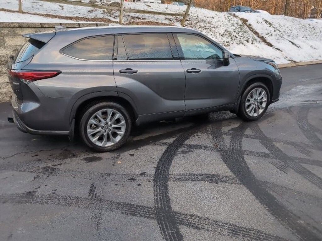 Used 2023 Toyota Highlander Hybrid Limited SUV