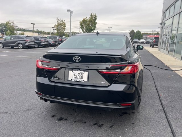 2025 Toyota Camry SE photo 3