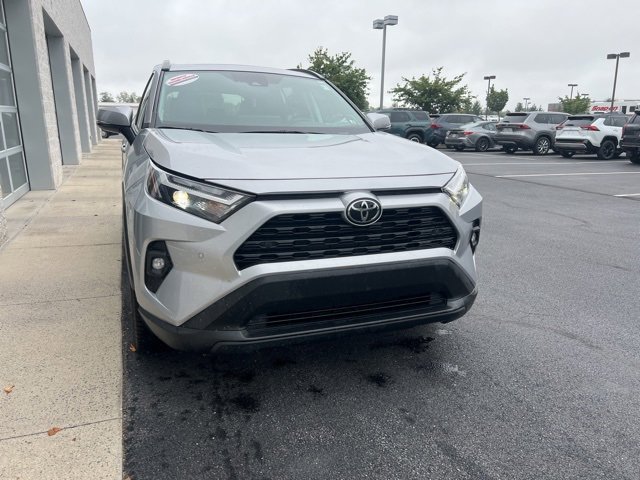 2024 Toyota RAV4 XLE Premium photo 3