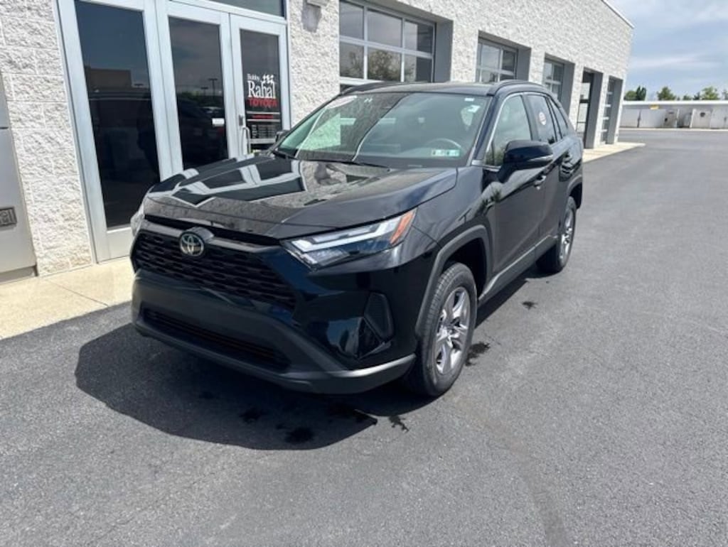 Used 2025 Toyota RAV4 XLE SUV