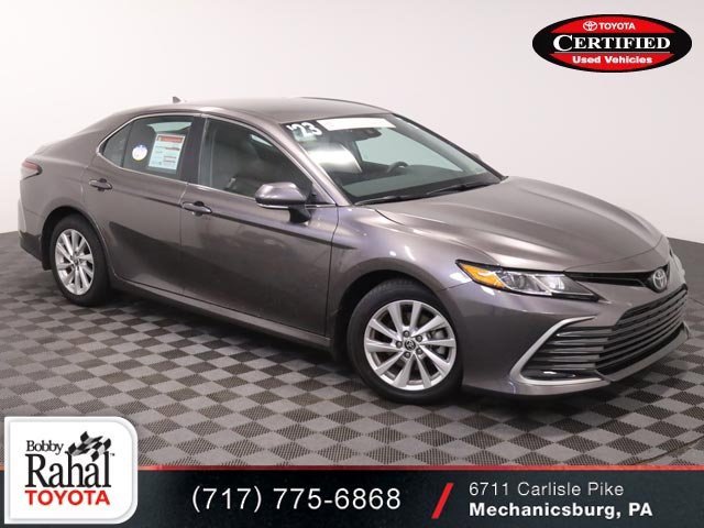 2023 Toyota Camry LE's photo