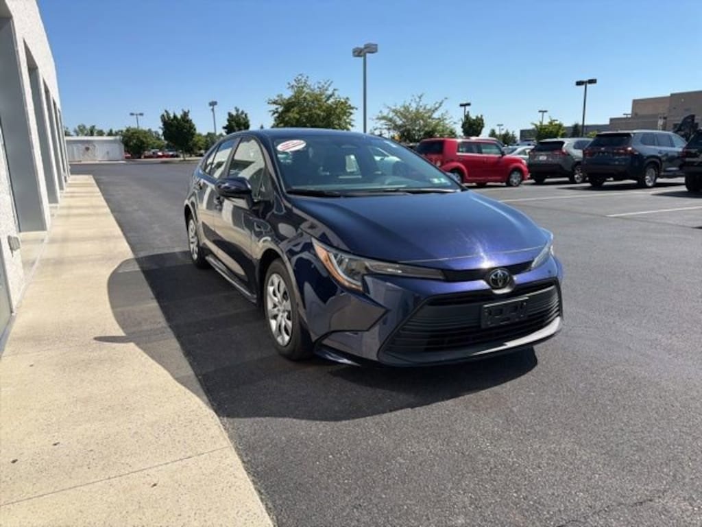 Certified 2025 Toyota Corolla LE Sedan