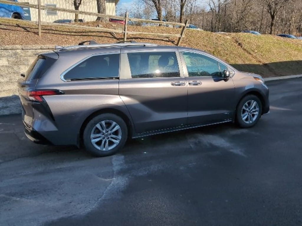 Used 2021 Toyota Sienna Limited 7 Passenger Van