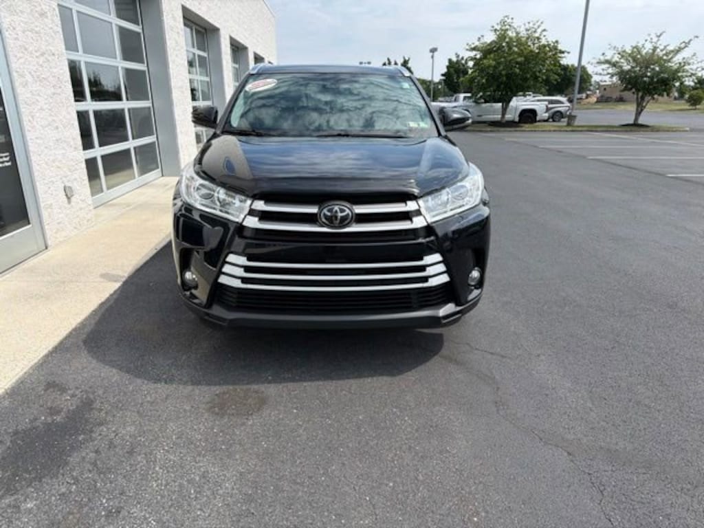 Used 2019 Toyota Highlander XLE V6 SUV