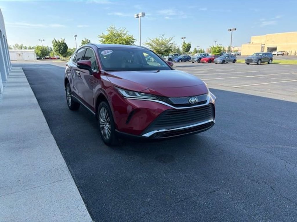 Used 2022 Toyota Venza XLE SUV