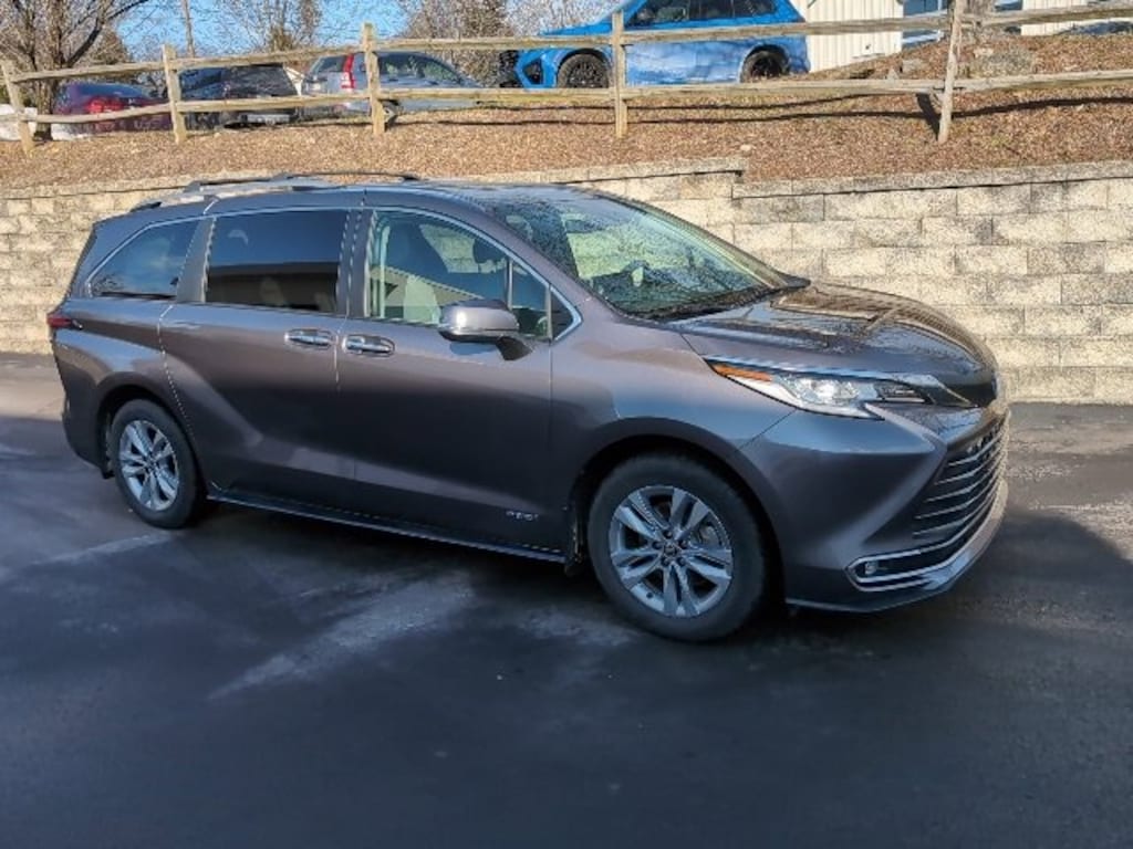 Used 2021 Toyota Sienna Limited 7 Passenger Van