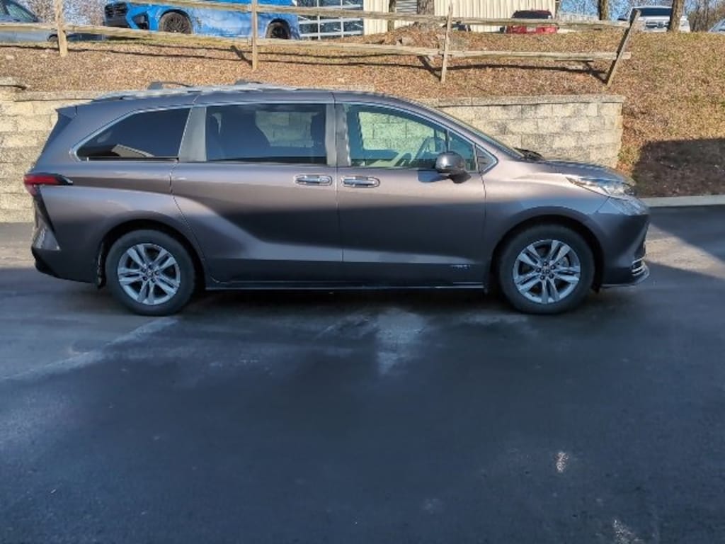 Used 2021 Toyota Sienna Limited 7 Passenger Van