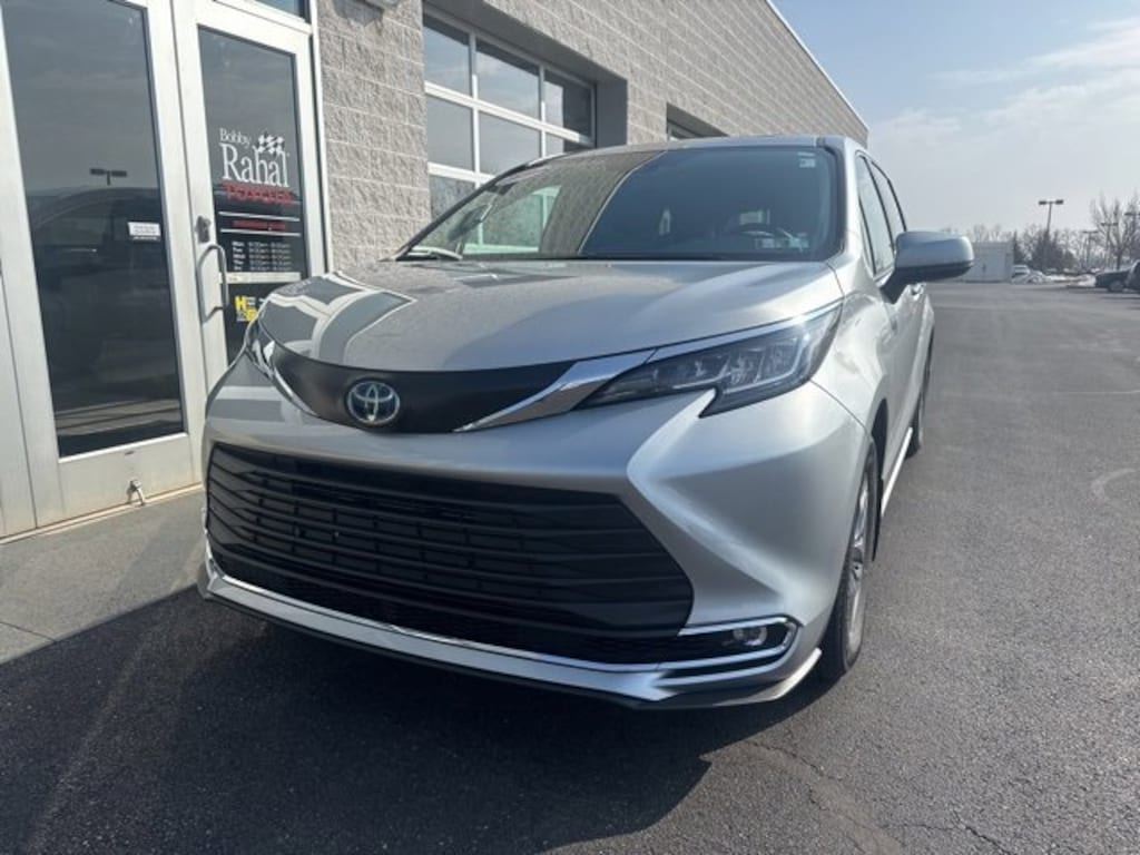 Certified 2023 Toyota Sienna XLE 7 Passenger Van Passenger Van