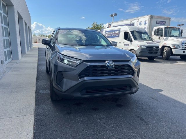 2024 Toyota RAV4 Hybrid XLE photo 3