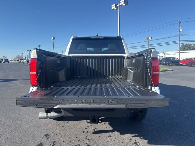 2026 Toyota Tacoma SR5 - Photo 10