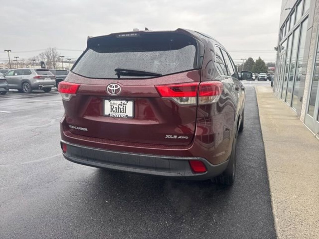 Used 2018 Toyota Highlander XLE V6 SUV