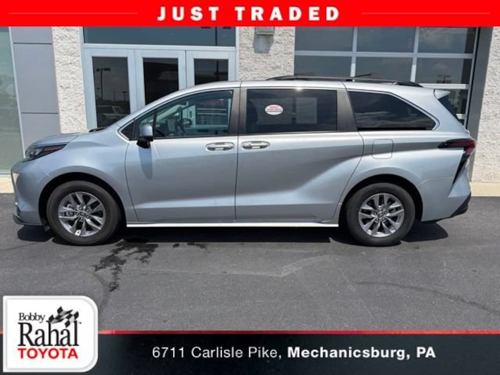 Used 2025 Toyota Sienna LE 8 Passenger Van Passenger Van