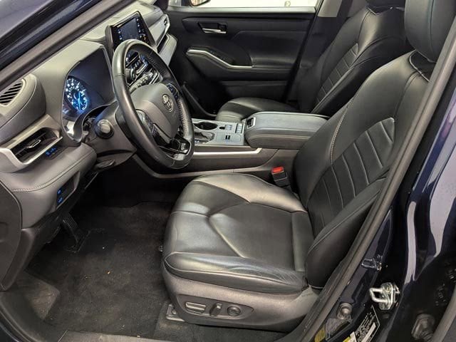 2021 Toyota Highlander XLE - Photo 17