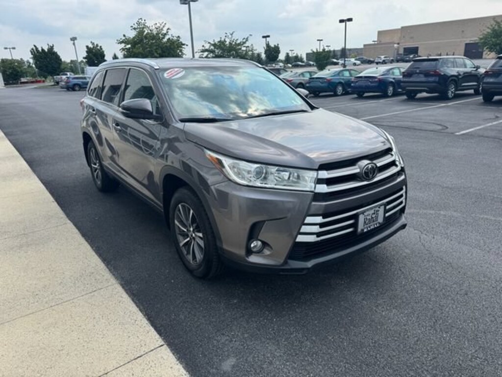 Certified 2017 Toyota Highlander XLE V6 SUV