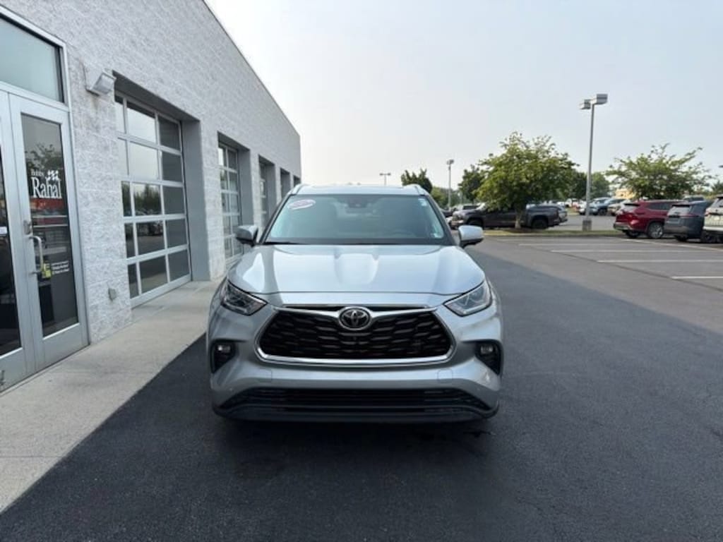 Used 2023 Toyota Highlander Limited SUV