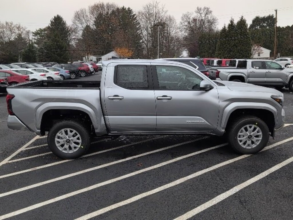 New 2025 Toyota Tacoma SR5 Truck