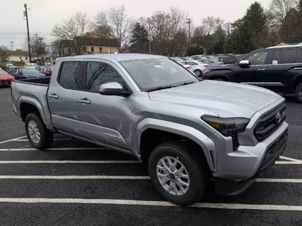 New 2025 Toyota Tacoma SR5 Truck